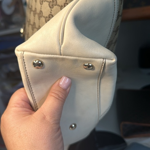 Large Gucci, zipper tote, cream, and brown - Picture 5 of 10